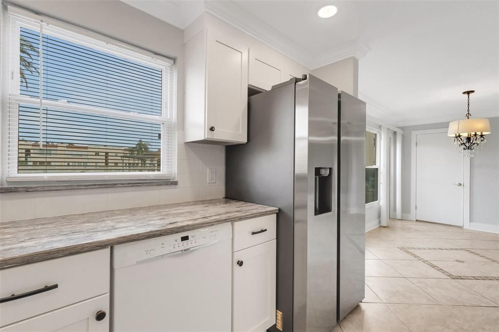 На продажу: $229,500 (2 спален, 2 ванн, 1285 Квадратных фут)