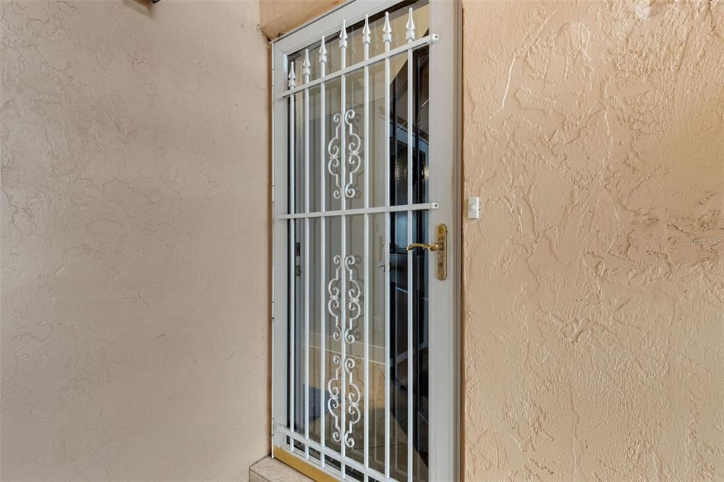 На продажу: $229,500 (2 спален, 2 ванн, 1285 Квадратных фут)