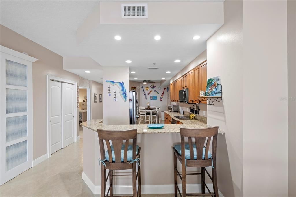 На продажу: $469,000 (2 спален, 2 ванн, 1696 Квадратных фут)