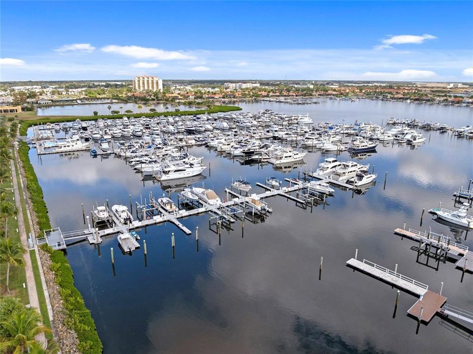 На продажу: $469,000 (2 спален, 2 ванн, 1696 Квадратных фут)