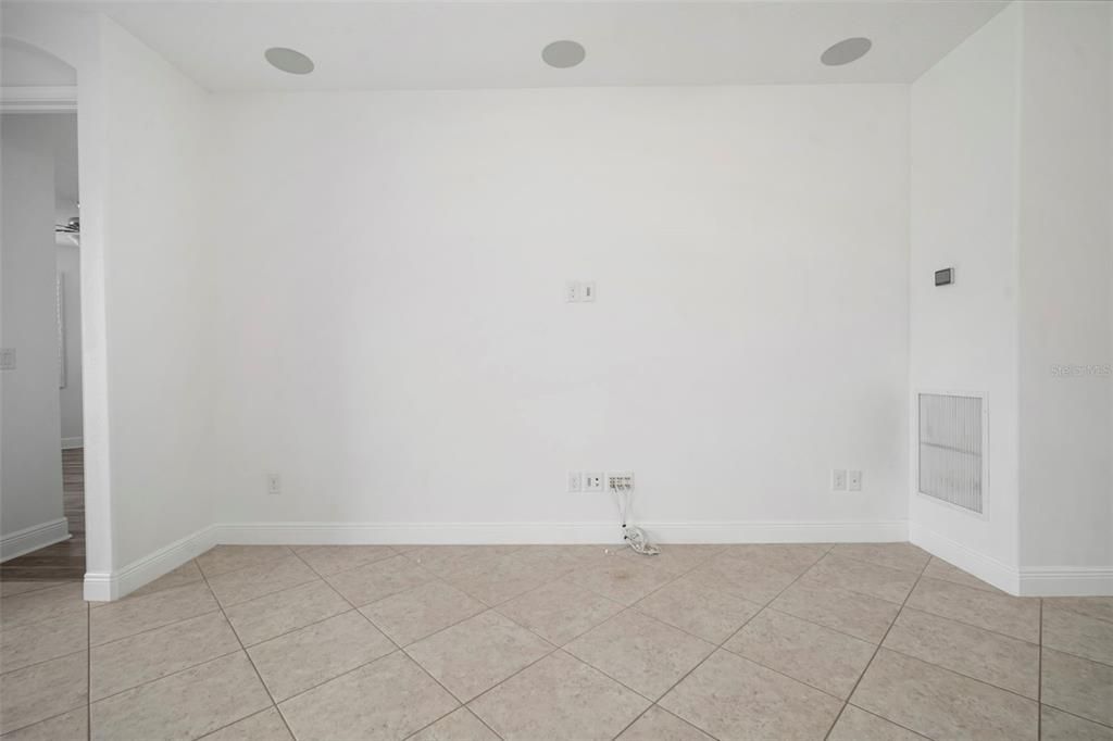 待售: $390,000 (3 贝兹, 2 浴室, 1736 平方英尺)