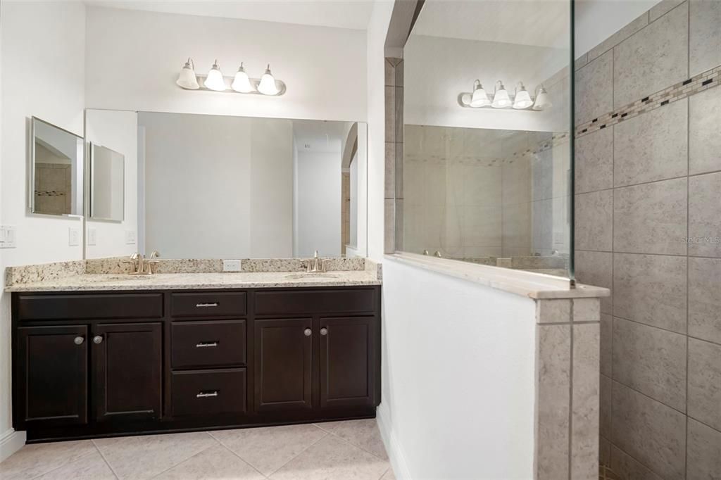 待售: $390,000 (3 贝兹, 2 浴室, 1736 平方英尺)