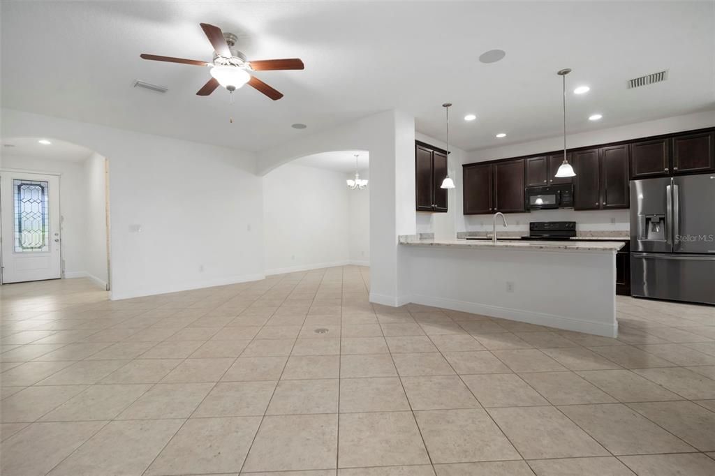 待售: $390,000 (3 贝兹, 2 浴室, 1736 平方英尺)