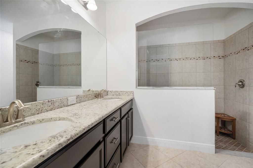 待售: $390,000 (3 贝兹, 2 浴室, 1736 平方英尺)