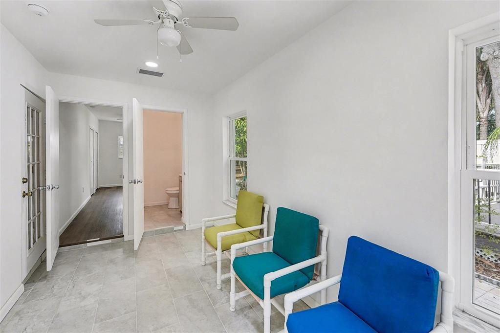 En Venta: $500,000 (5 camas, 3 baños, 2022 Pies cuadrados)