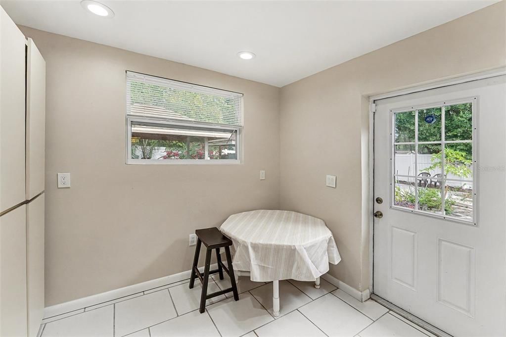 En Venta: $500,000 (5 camas, 3 baños, 2022 Pies cuadrados)