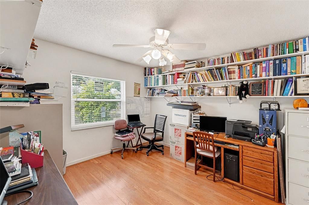 En Venta: $500,000 (5 camas, 3 baños, 2022 Pies cuadrados)