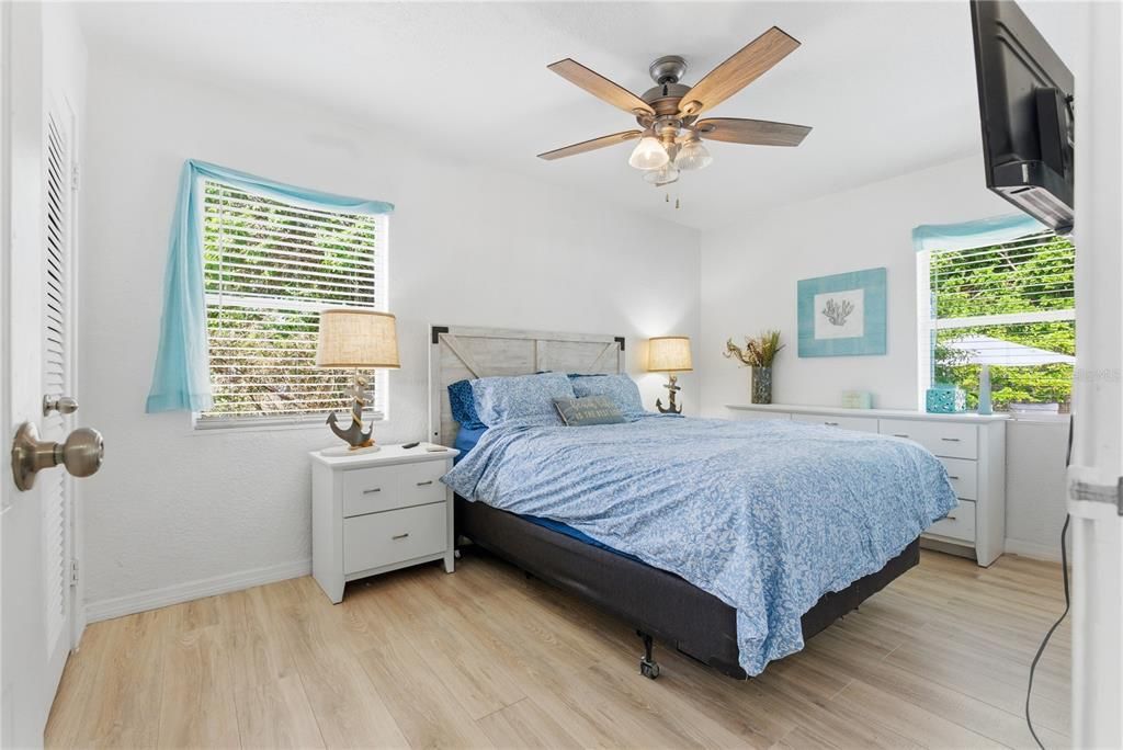 待售: $549,000 (3 贝兹, 1 浴室, 1141 平方英尺)