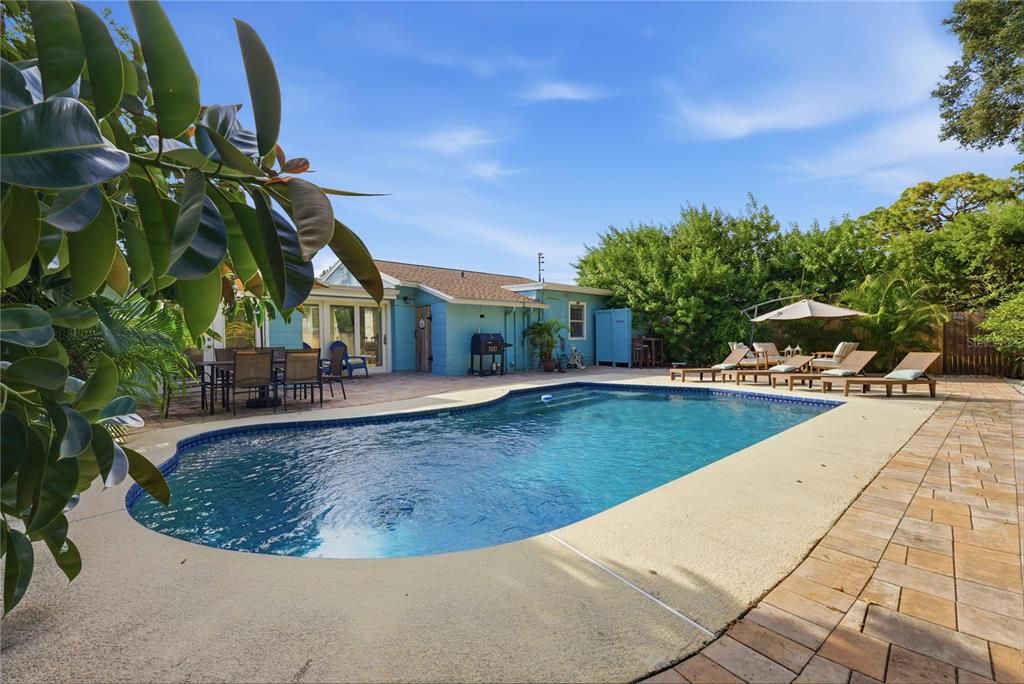 待售: $549,000 (3 贝兹, 1 浴室, 1141 平方英尺)