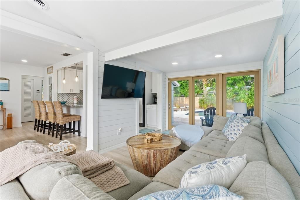 待售: $549,000 (3 贝兹, 1 浴室, 1141 平方英尺)