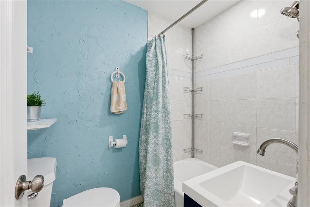 待售: $549,000 (3 贝兹, 1 浴室, 1141 平方英尺)