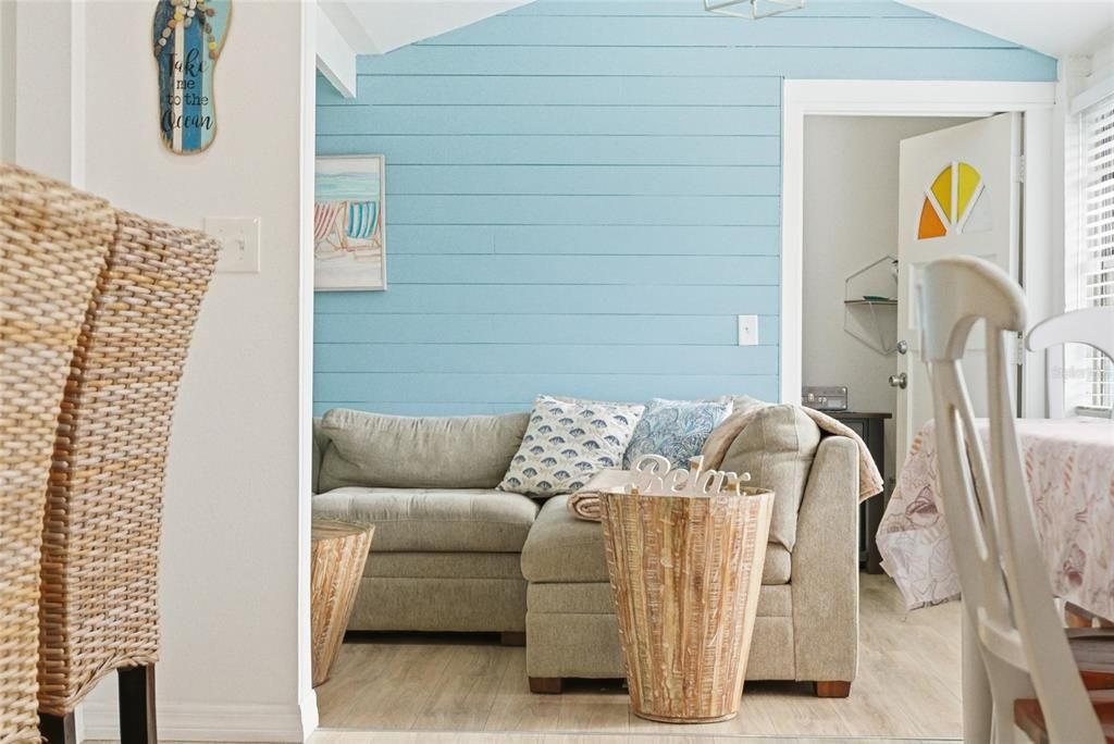 待售: $549,000 (3 贝兹, 1 浴室, 1141 平方英尺)