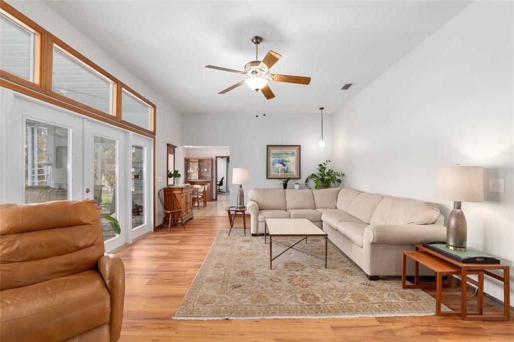 En Venta: $365,000 (3 camas, 2 baños, 1509 Pies cuadrados)