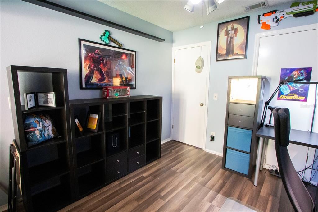 На продажу: $227,000 (2 спален, 2 ванн, 1203 Квадратных фут)