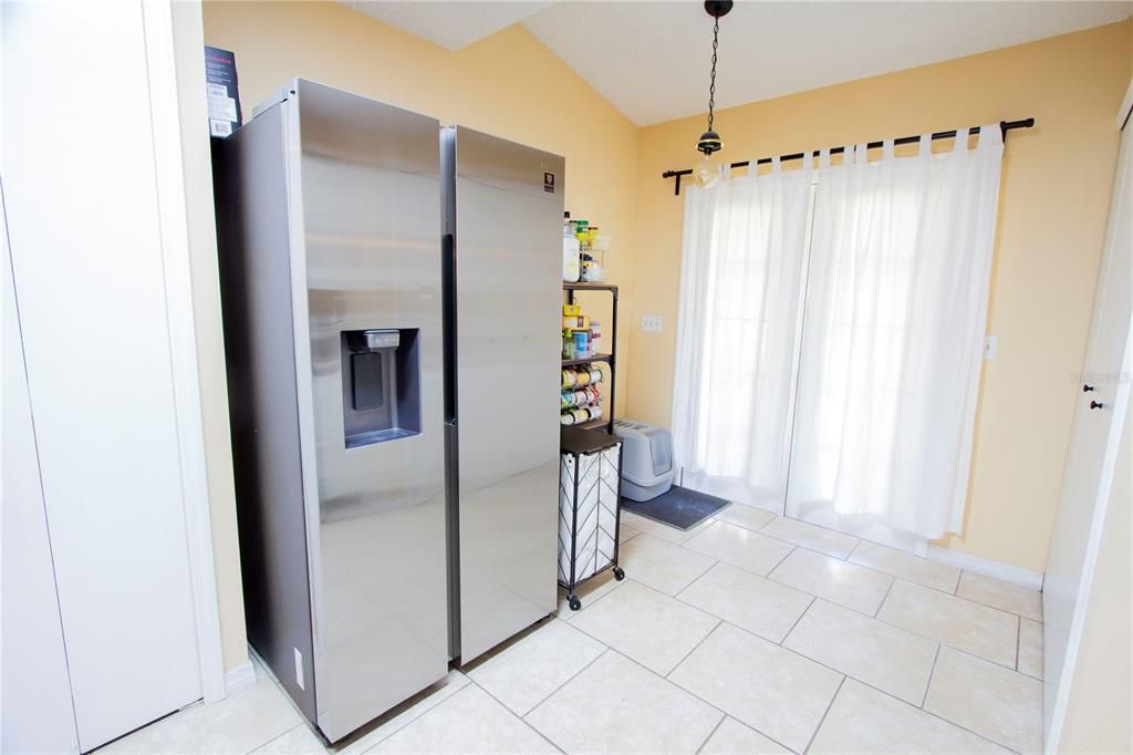 На продажу: $227,000 (2 спален, 2 ванн, 1203 Квадратных фут)