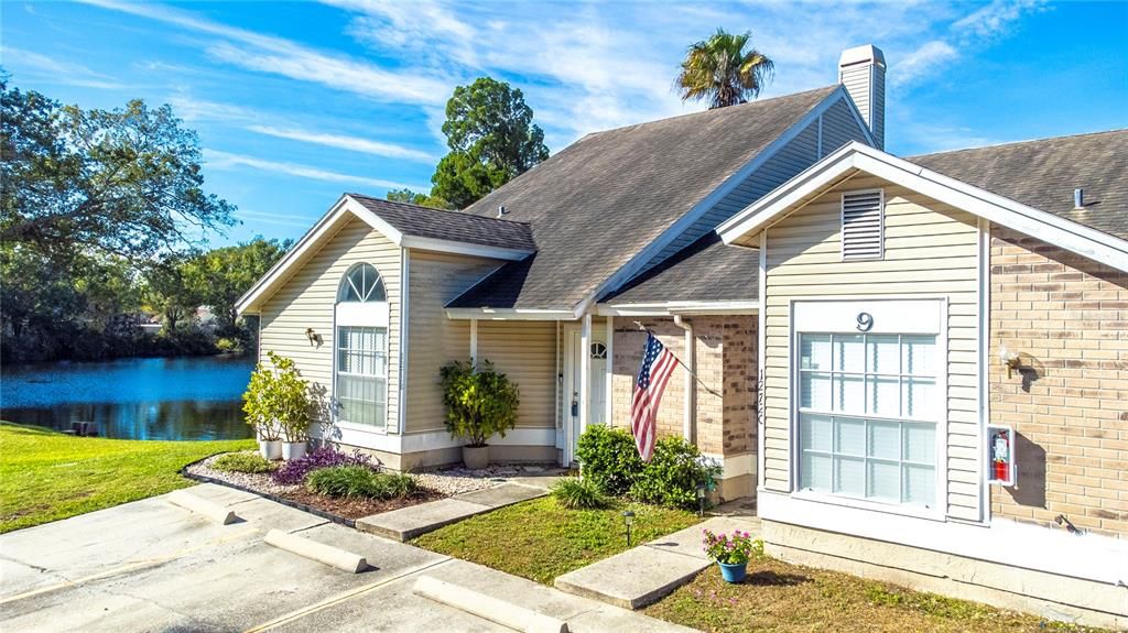 На продажу: $227,000 (2 спален, 2 ванн, 1203 Квадратных фут)