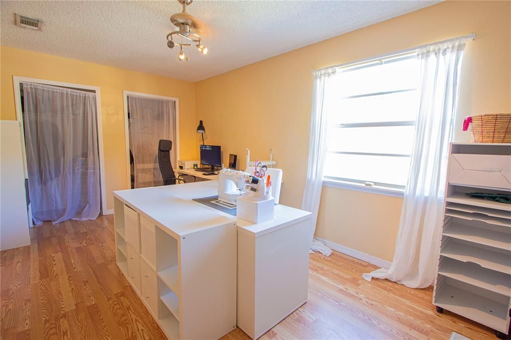 На продажу: $227,000 (2 спален, 2 ванн, 1203 Квадратных фут)