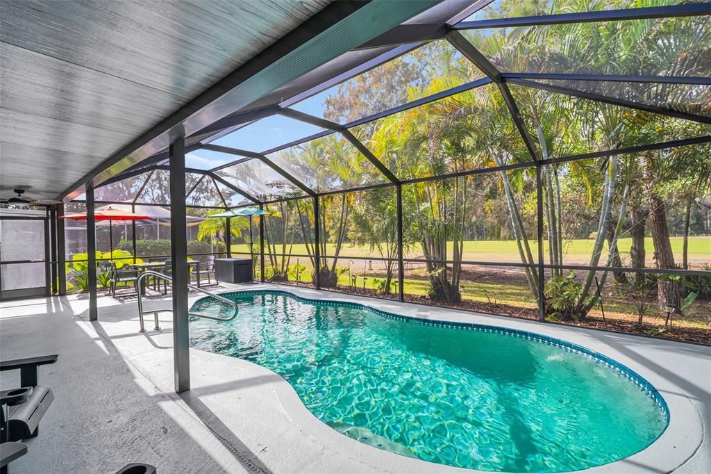 For Sale: $550,000 (4 beds, 2 baths, 1530 Square Feet)