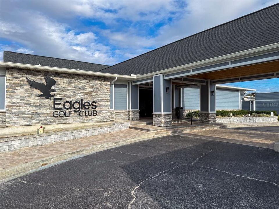 For Sale: $550,000 (4 beds, 2 baths, 1530 Square Feet)