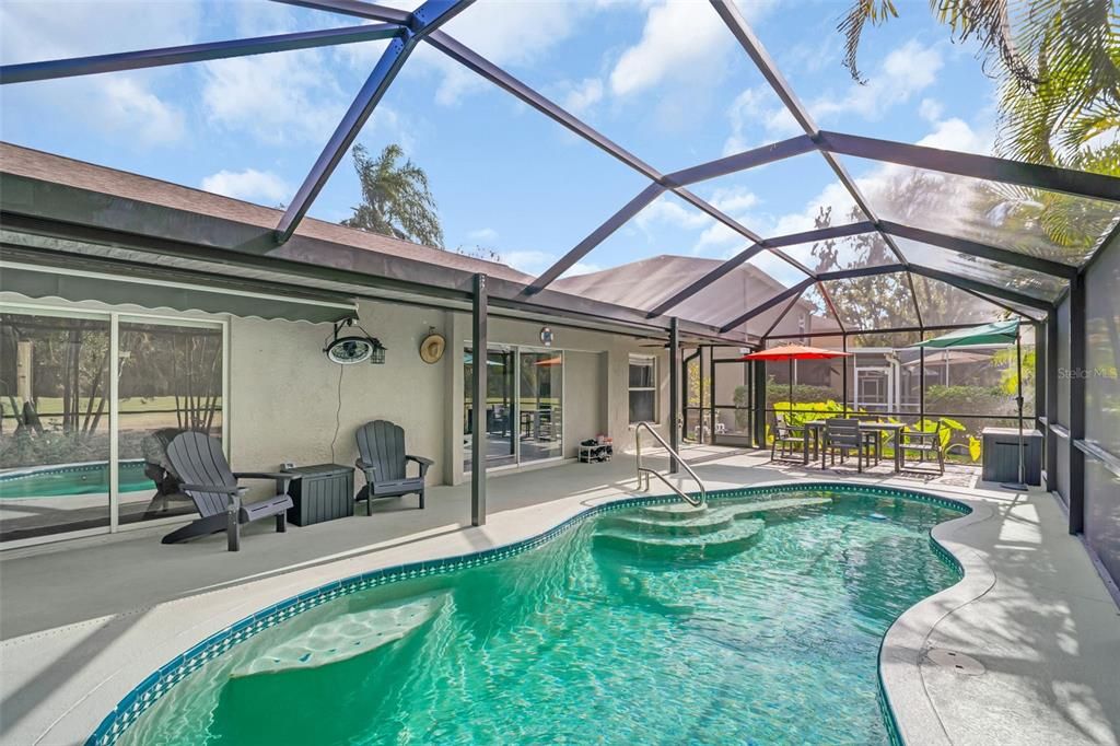 For Sale: $550,000 (4 beds, 2 baths, 1530 Square Feet)