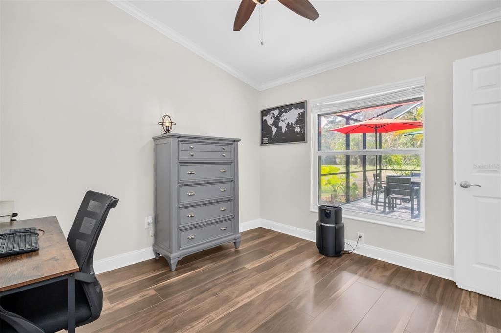 For Sale: $550,000 (4 beds, 2 baths, 1530 Square Feet)