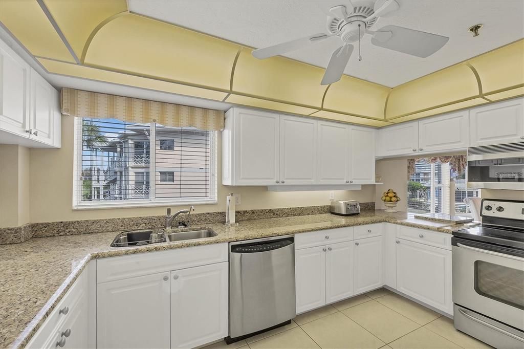 En Venta: $549,900 (2 camas, 2 baños, 1624 Pies cuadrados)