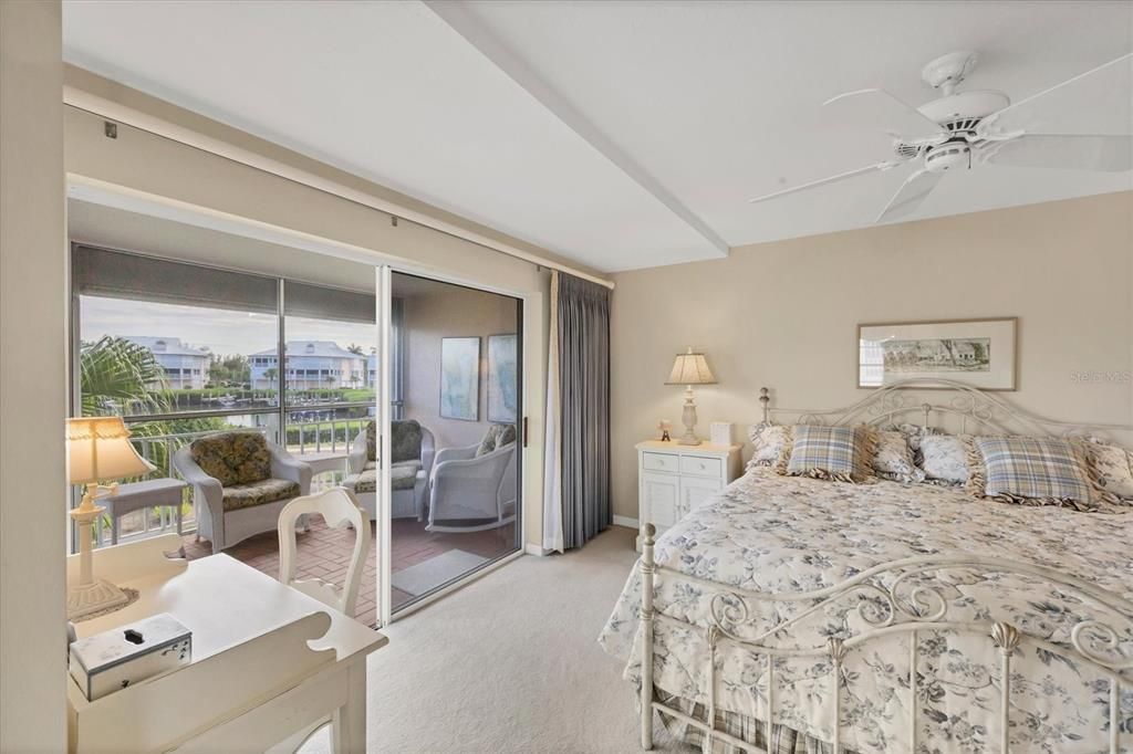 En Venta: $549,900 (2 camas, 2 baños, 1624 Pies cuadrados)