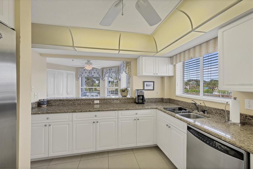 En Venta: $549,900 (2 camas, 2 baños, 1624 Pies cuadrados)