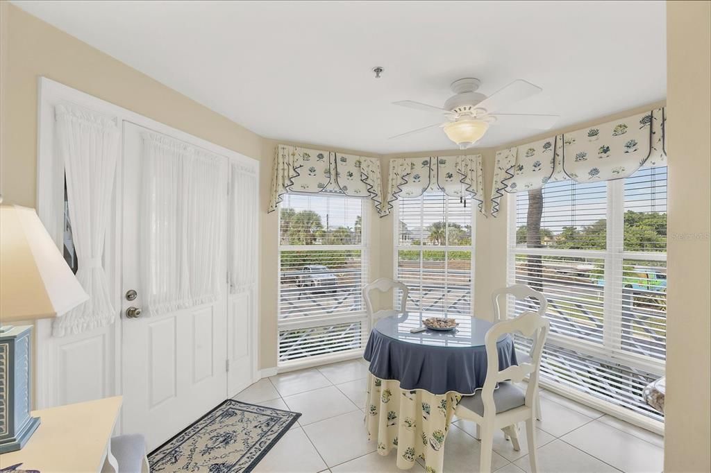 En Venta: $549,900 (2 camas, 2 baños, 1624 Pies cuadrados)