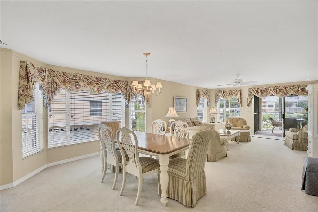 En Venta: $549,900 (2 camas, 2 baños, 1624 Pies cuadrados)