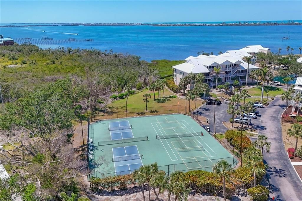 En Venta: $549,900 (2 camas, 2 baños, 1624 Pies cuadrados)