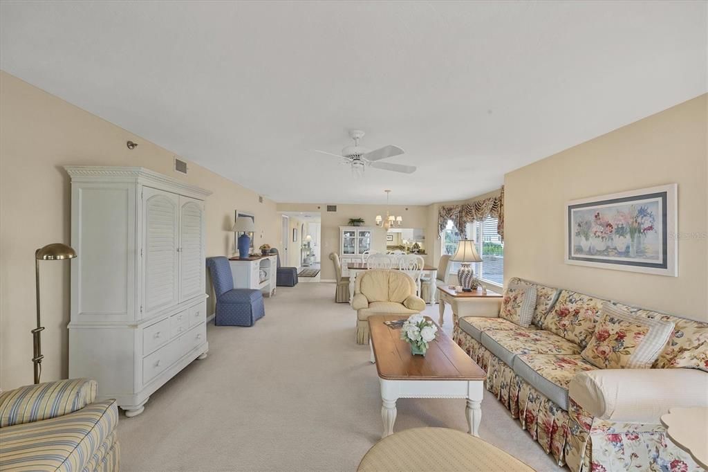 En Venta: $549,900 (2 camas, 2 baños, 1624 Pies cuadrados)