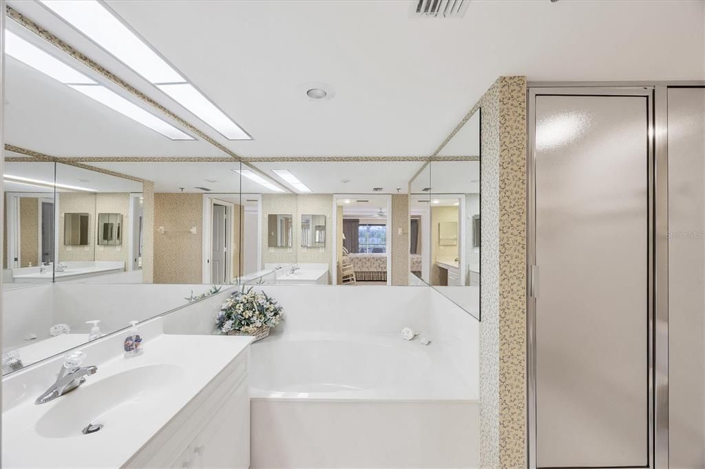 En Venta: $549,900 (2 camas, 2 baños, 1624 Pies cuadrados)