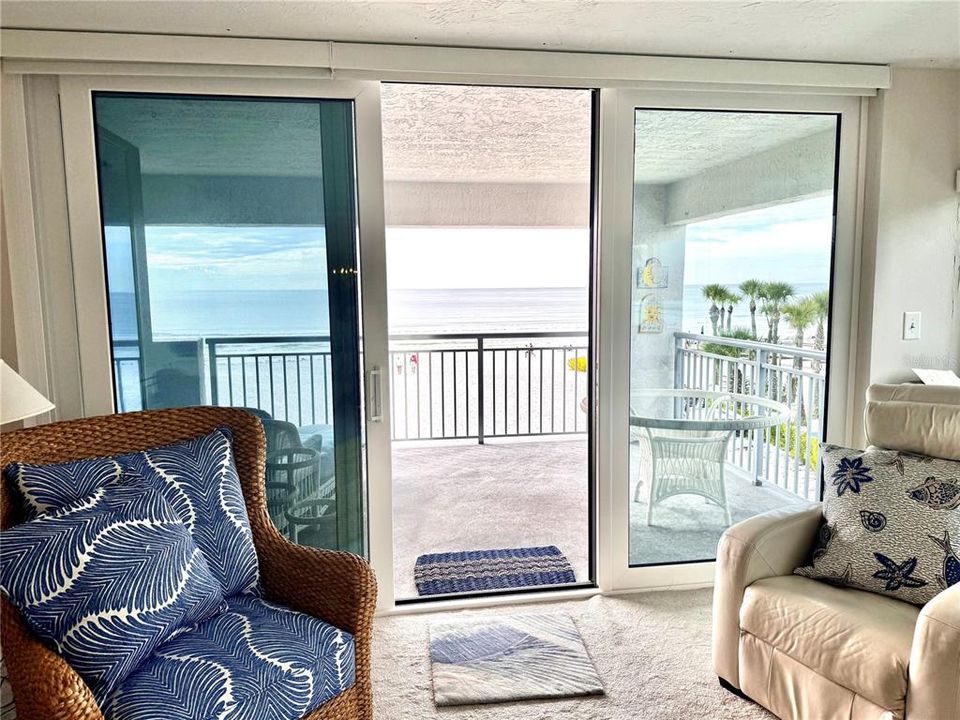 For Sale: $1,398,000 (2 beds, 2 baths, 1370 Square Feet)