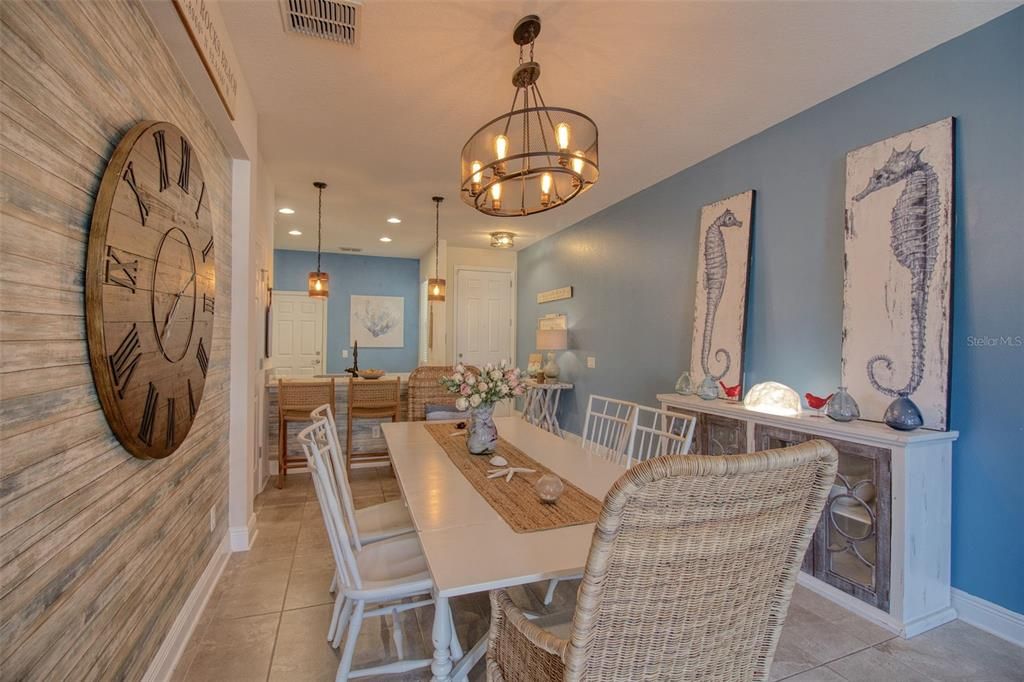 For Sale: $415,000 (2 beds, 2 baths, 1571 Square Feet)