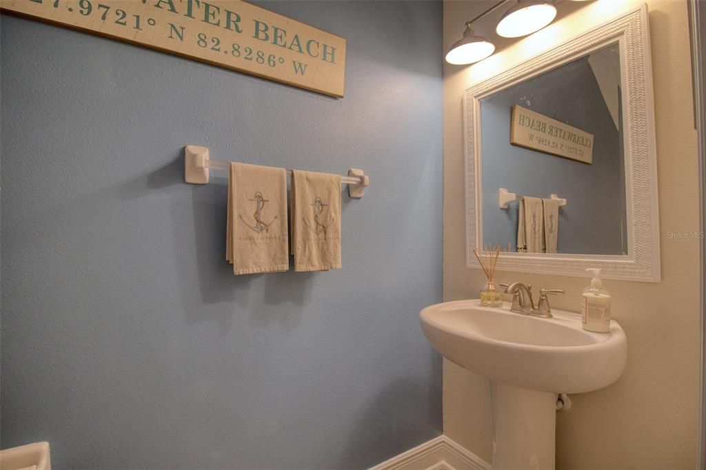 For Sale: $415,000 (2 beds, 2 baths, 1571 Square Feet)