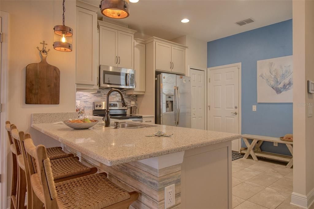 For Sale: $415,000 (2 beds, 2 baths, 1571 Square Feet)