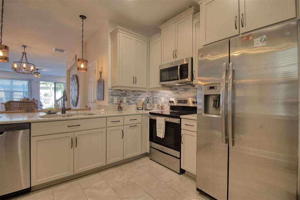 For Sale: $415,000 (2 beds, 2 baths, 1571 Square Feet)