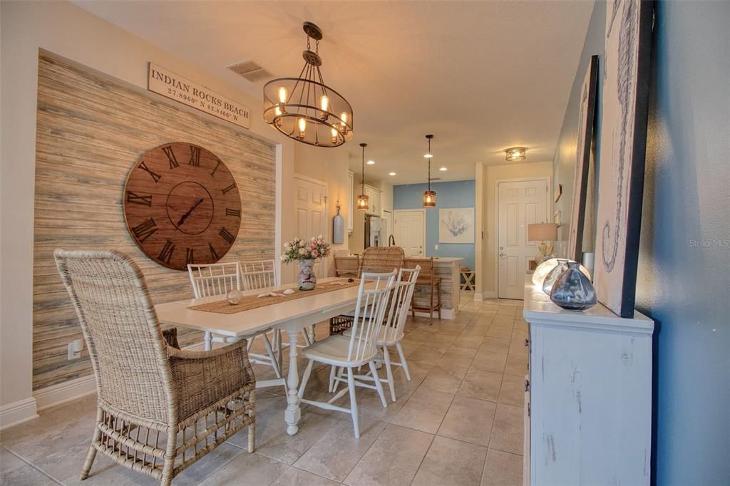 For Sale: $415,000 (2 beds, 2 baths, 1571 Square Feet)