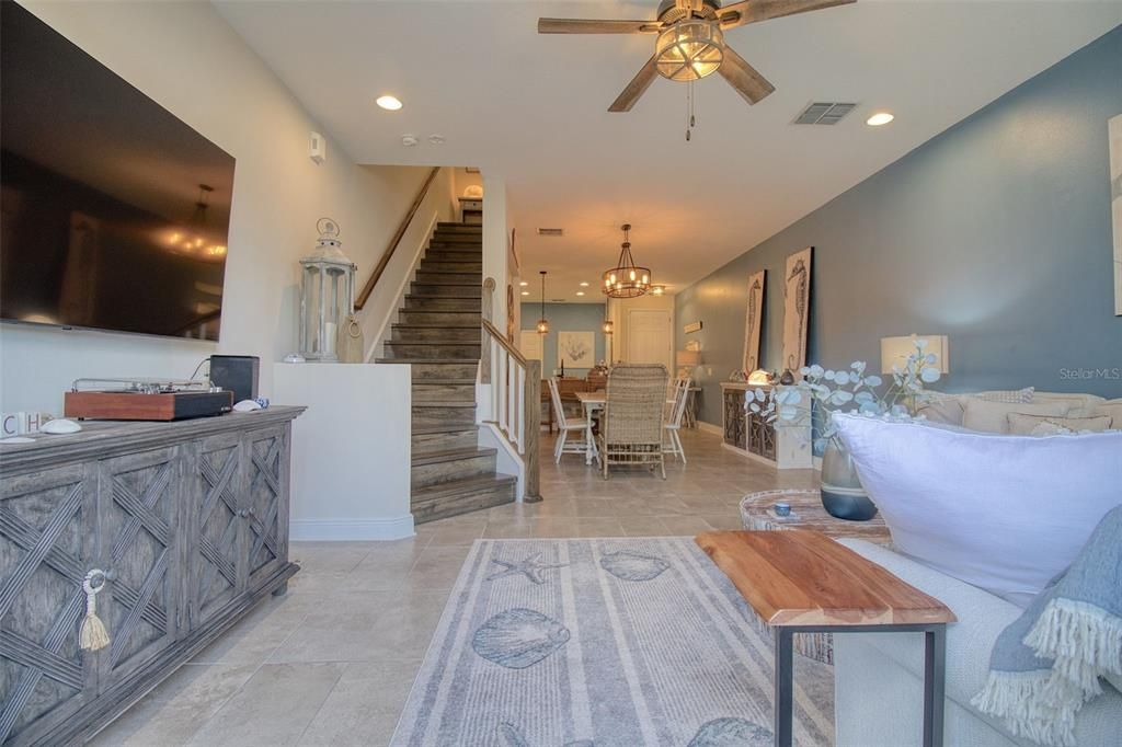 For Sale: $415,000 (2 beds, 2 baths, 1571 Square Feet)