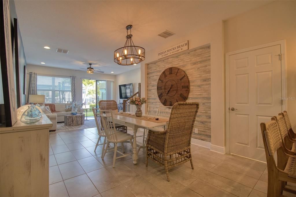 For Sale: $415,000 (2 beds, 2 baths, 1571 Square Feet)