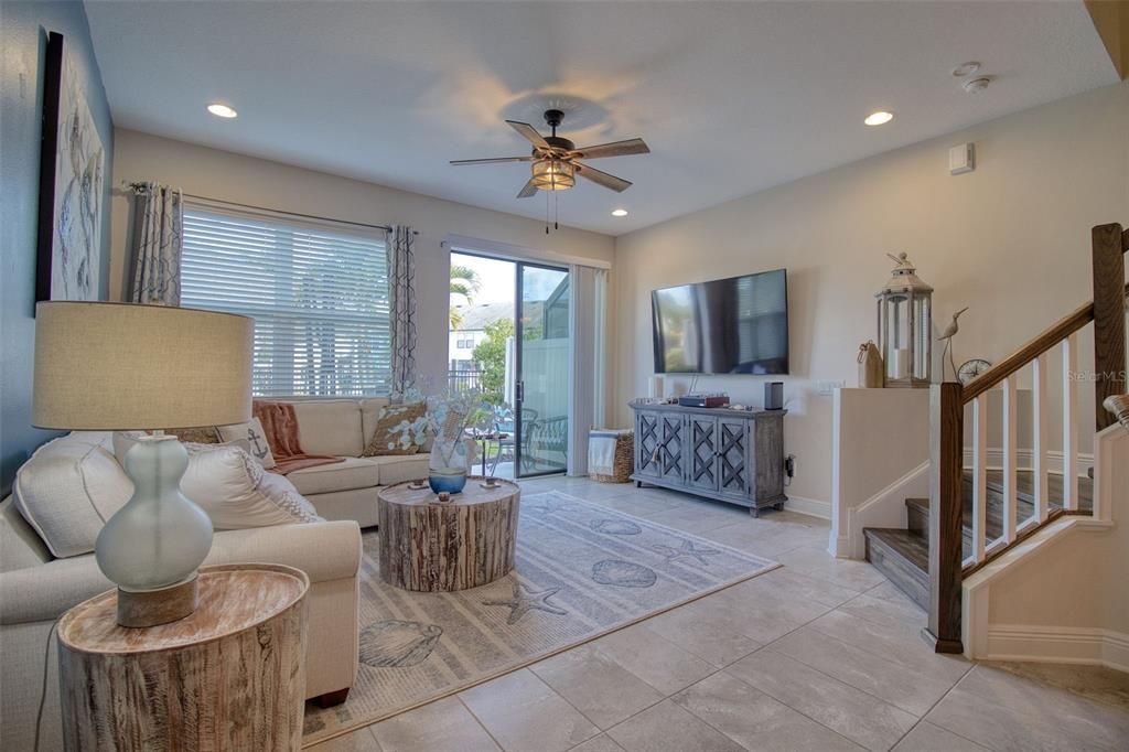 For Sale: $415,000 (2 beds, 2 baths, 1571 Square Feet)