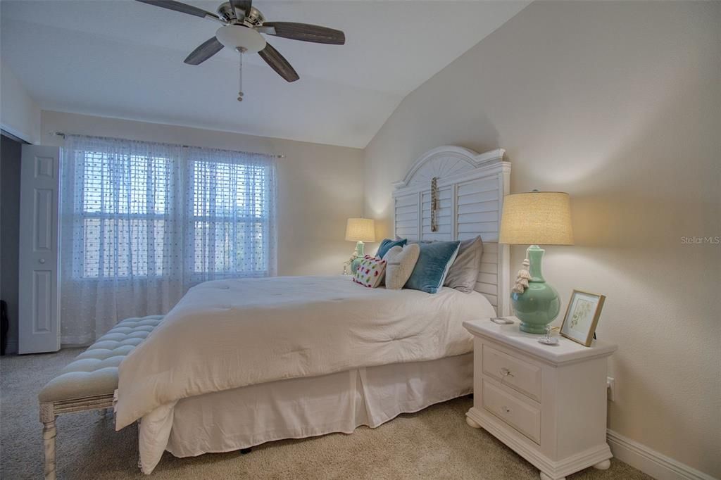 For Sale: $415,000 (2 beds, 2 baths, 1571 Square Feet)