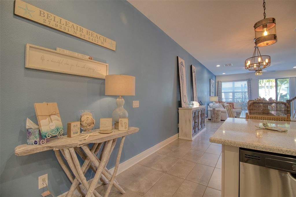 For Sale: $415,000 (2 beds, 2 baths, 1571 Square Feet)