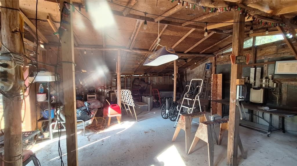 Activo con contrato: $110,000 (14 camas, 1 baños, 1220 Pies cuadrados)