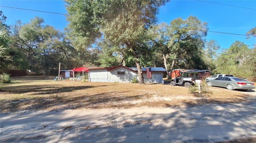 Activo con contrato: $110,000 (14 camas, 1 baños, 1220 Pies cuadrados)