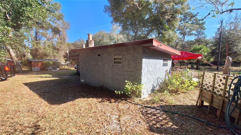 Activo con contrato: $110,000 (14 camas, 1 baños, 1220 Pies cuadrados)