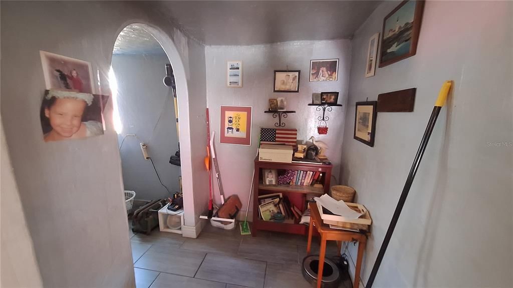 Activo con contrato: $110,000 (14 camas, 1 baños, 1220 Pies cuadrados)