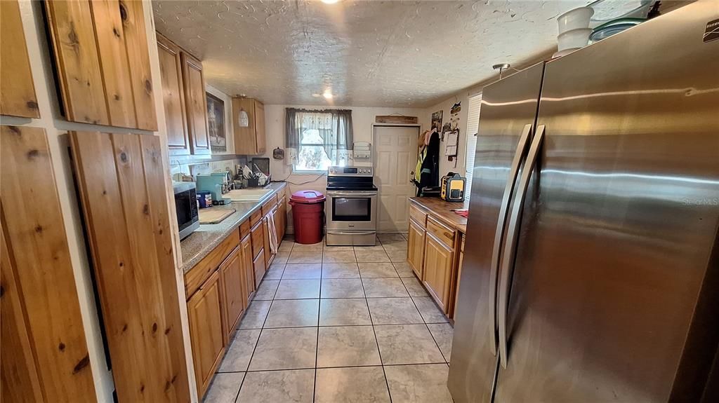 Activo con contrato: $110,000 (14 camas, 1 baños, 1220 Pies cuadrados)