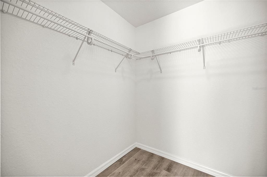 For Sale: $279,000 (3 beds, 2 baths, 1304 Square Feet)